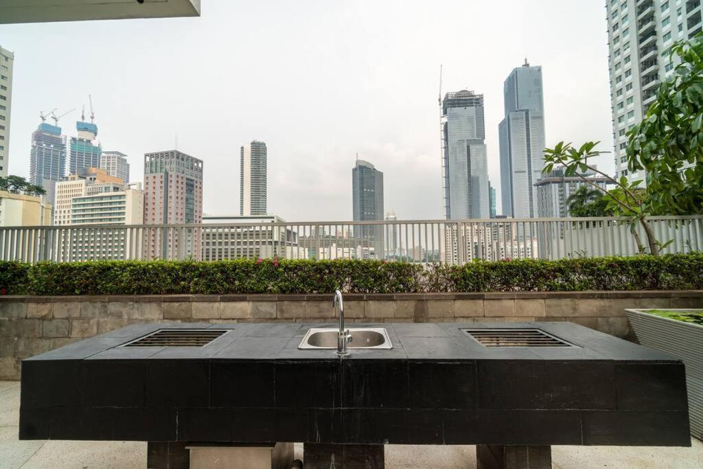 Modern & Comfy Studio In Central Jakarta, Scbd Exterior foto
